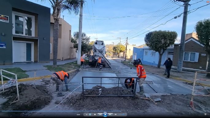 Avanza la obra de pavimentación en el barrio Centro Empleados de Comercio