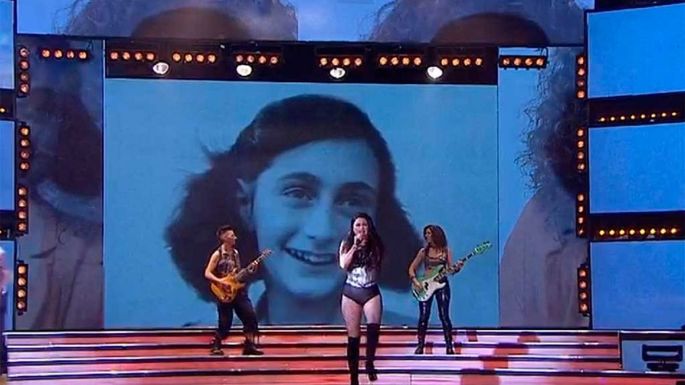 Denuncian al programa de Tinelli por utilizar la imagen de Ana Frank en un musical