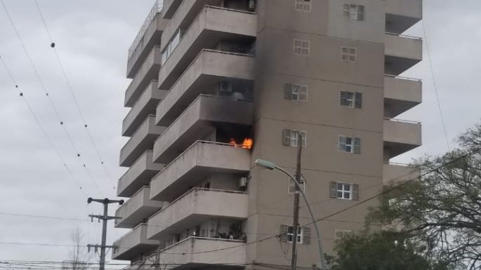Incendio en un departamento de bulevar Italia y Catamarca