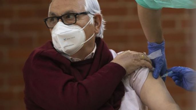 El 73% ya recibió al menos una dosis
