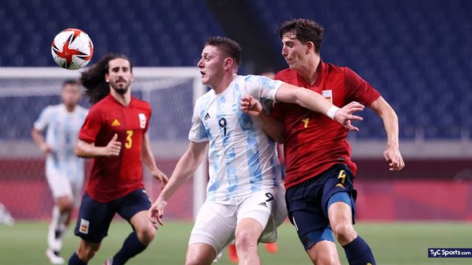La selección de fútbol empató con España pero quedó eliminada del torneo