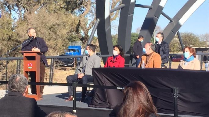 [Video] Schiaretti inauguró el nuevo puente junto a los intendentes de ambas Villas