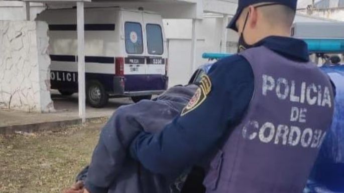 Un detenido por amenazar a su vecina