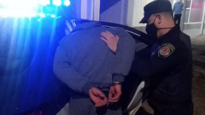 Amenazó a su pareja delante de agentes policiales, lo detuvieron