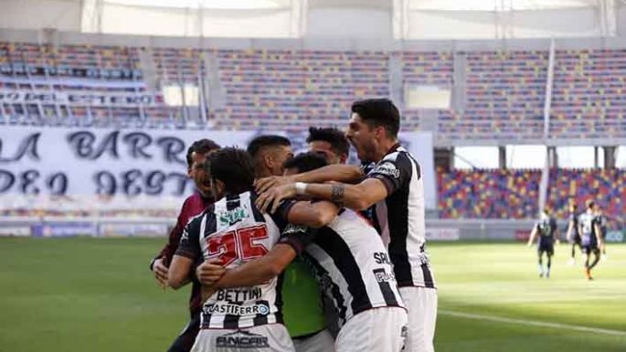 Talleres cayó en Santiago