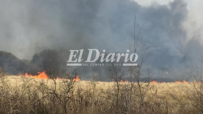 [Ahora] Incendio en un desarmadero