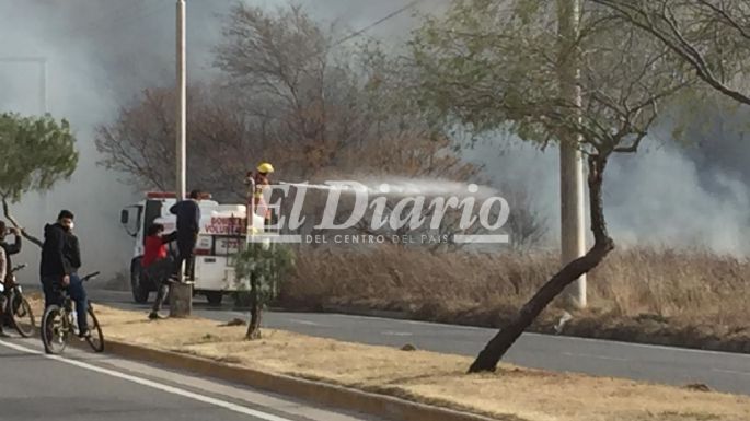 [Ahora] Incendio en un desarmadero