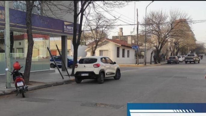 Motociclista terminó con lesiones graves tras chocar contra un auto