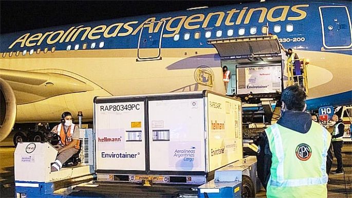Llegan hoy desde China las primeras 800 mil dosis de los ocho millones de vacunas