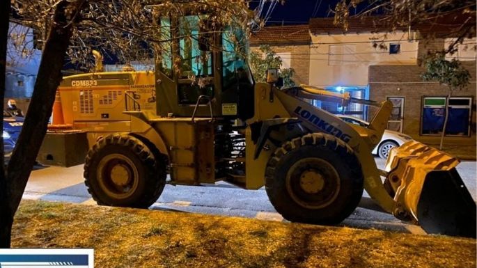 Un hombre detenido por robar una batería de una pala mecánica