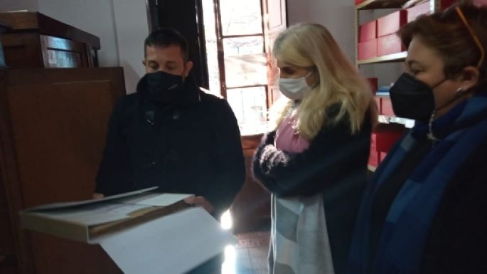 Autoridades del Archivo Histórico de Villa Nueva recibieron a funcionarias de Ticino