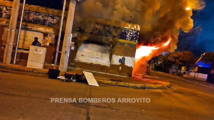 Un adolescente y su beba de dos meses mueren en incendio de vivienda