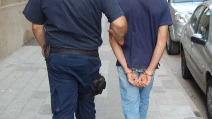 Preso por perseguir a su expareja en moto