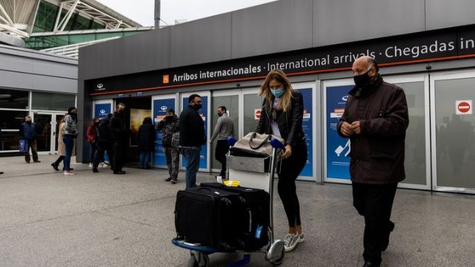 Confirman el aislamiento de dos nuevos casos de viajeros con variante Delta