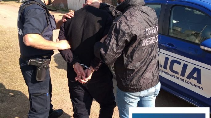 Allanaron dos viviendas y detuvieron a un hombre por supuesta estafa