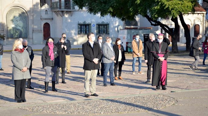 [Vídeos] Se realizó un pequeño acto por el Día de la Independencia