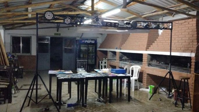 Cobraban 300 pesos para entrar a una fiesta clandestina