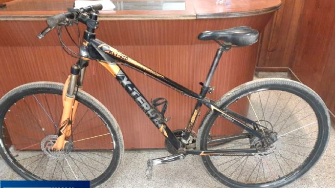 Lo amenazó con una cuchilla y le sustrajo la bicicleta: fue detenido