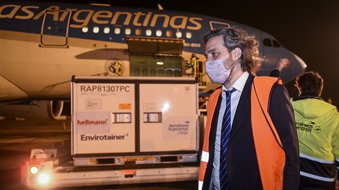 Cafiero aseguró que agosto será “el mes de las segundas dosis”