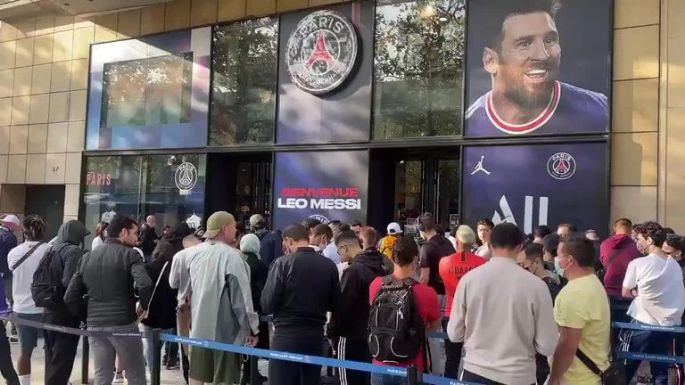 Furor en París por la camiseta de Messi