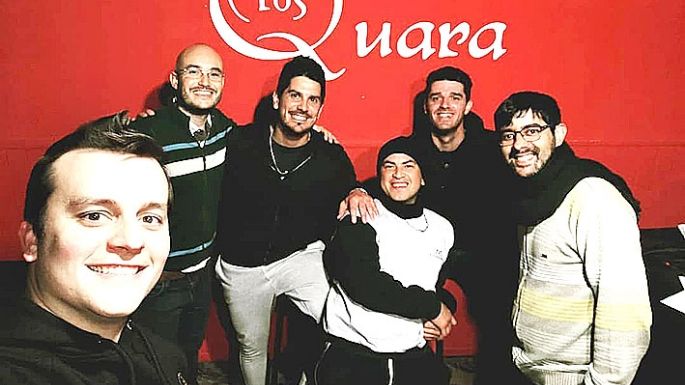 Tarde para celebrar con chocolate y torta