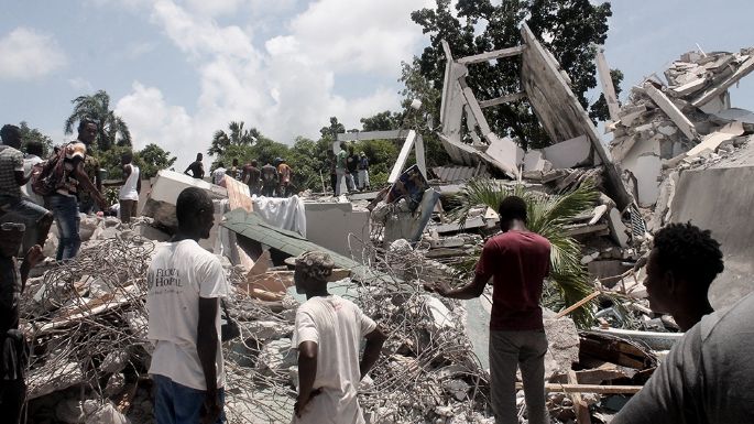 Confirman 724 muertos en Haití y la Cruz Roja desplegó un corredor humanitario