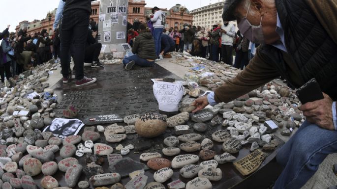 Un recuerdo a las víctimas de Covid y manifestación opositora en Buenos Aires