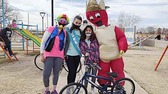 Festejo con bicicleteada y premios