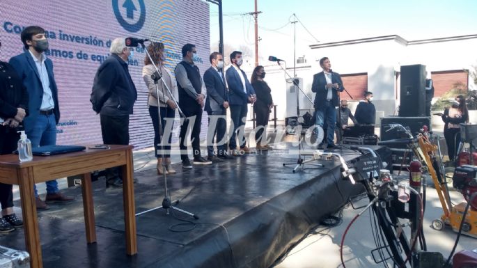 Firmaron convenio para la obra de prolongación del bulevar Alvear