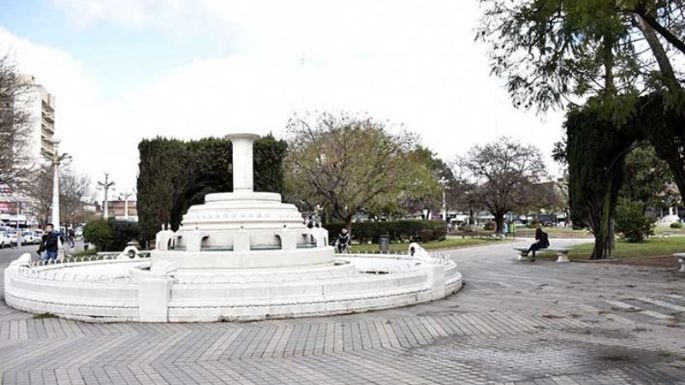 Se encuentra inhabilitado el estacionamiento en Plaza Centenario