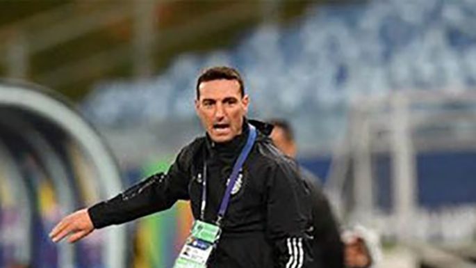 Lionel Scaloni llegó al país y se espera el anuncio de la lista