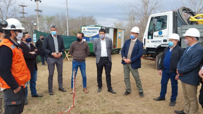 Supervisaron un nuevo pozo de captación de agua en el Campus de la UNVM