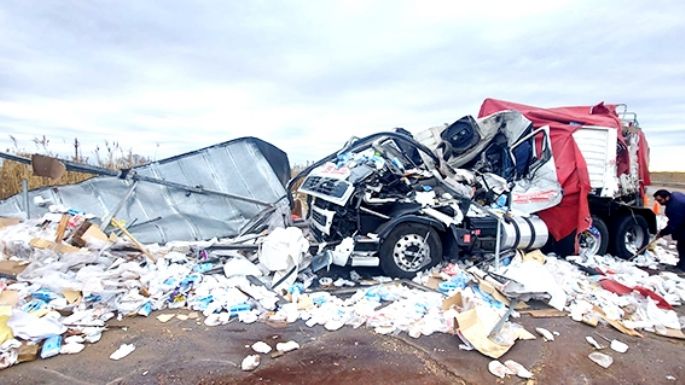Un muerto tras triple choque de camiones
