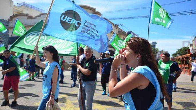 Los docentes sostienen su pedido en la paritaria