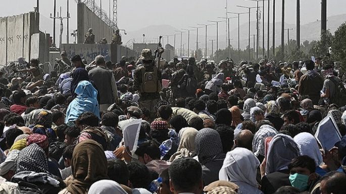 Talibanes negocian futuro gobierno