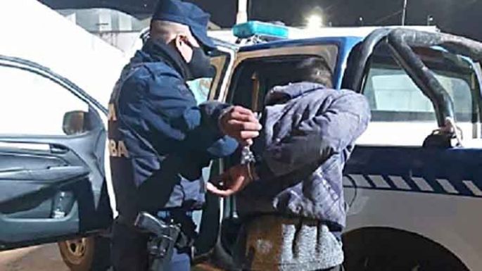Lo sorprendieron con las manos en la batería