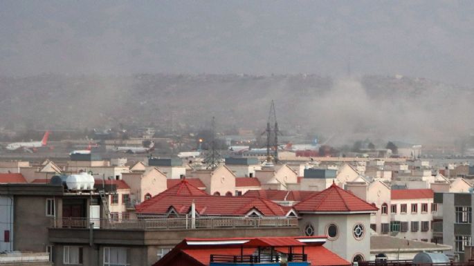 Doble ataque suicida deja muertos en el aeropuerto de Kabul
