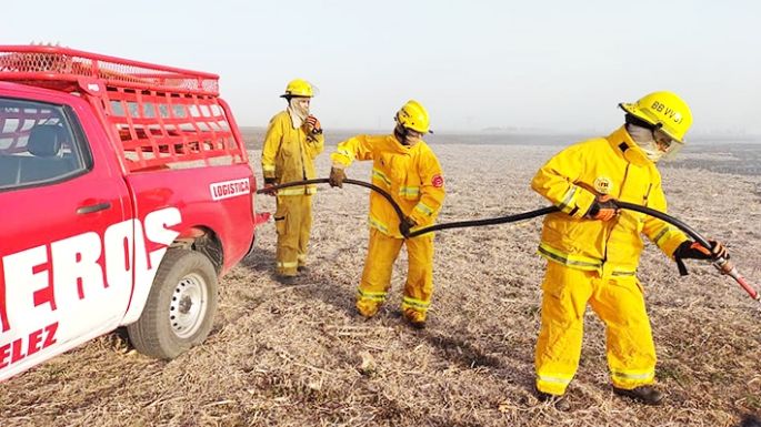 Incendio entre el basural y la autopista