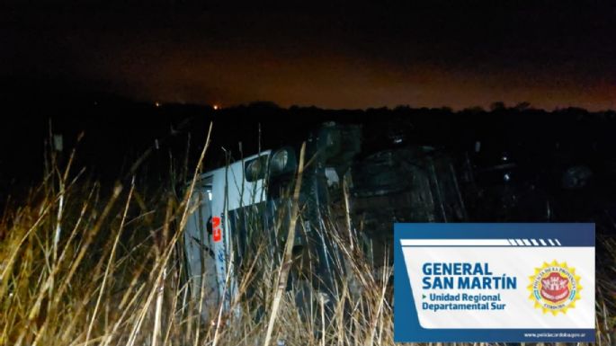 Volcó un camión lechero sobre ruta 2