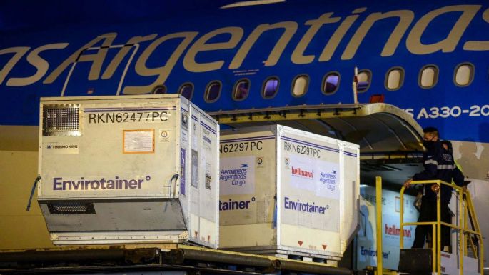 Ya hay casi 55 millones de vacunas en suelo argentino