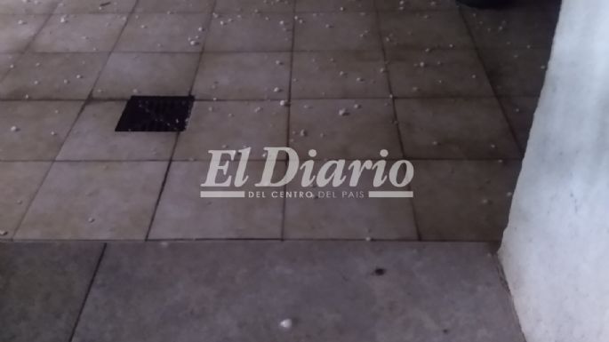 Intenso granizo en varias zonas de la ciudad