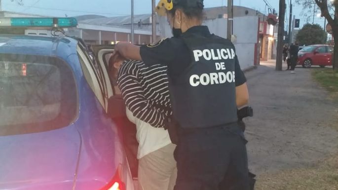 Detuvieron a cinco mujeres que quisieron usurpar viviendas que se están construyendo en Villa Nueva