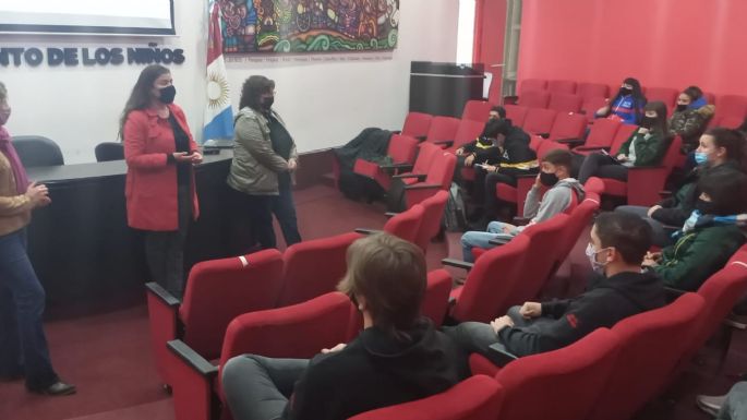 Las presidentas de bloques se reunieron con los integrantes del Concejo Deliberante Estudiantil