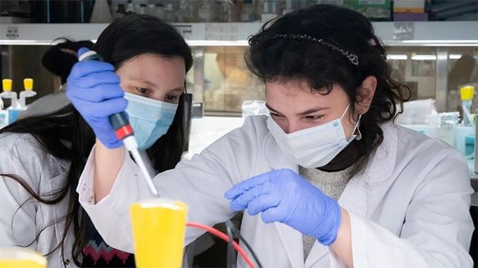 Desarrollan en el país una vacuna contra el coronavirus, la gripe y la bronquiolitis