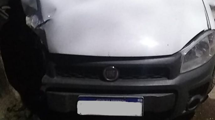 Fuerte choque entre un auto y una moto en La Playosa