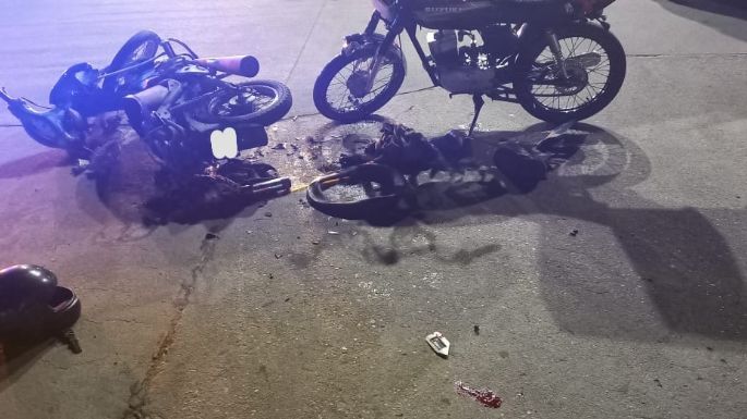 Un choque de motos terminó con ambos conductores en el Hospital