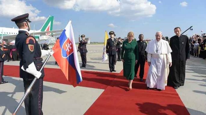 Francisco pidió que los países no se aíslen en la pospandemia