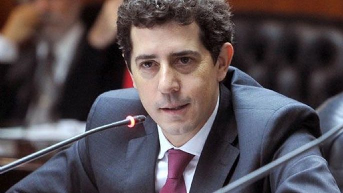 Ministros y funcionarios nacionales pusieron sus renuncias a disposición