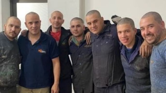 Sus compañeros de trabajo se raparon para acompañarlo en su quimioterapia
