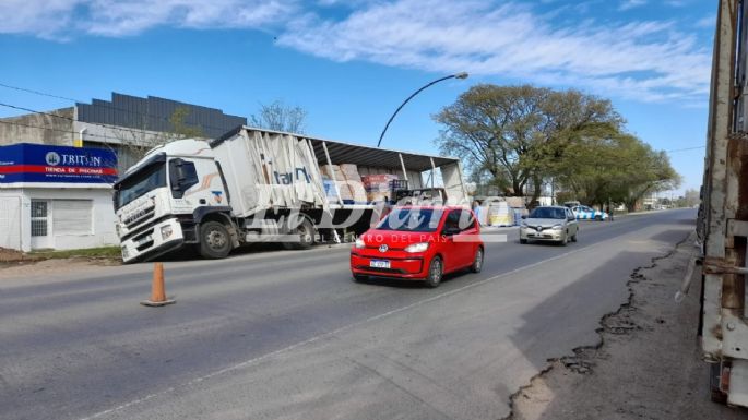 Ahora - Calzada reducida frente al Hipódromo